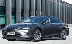 Lexus ES300h (UK) '2019